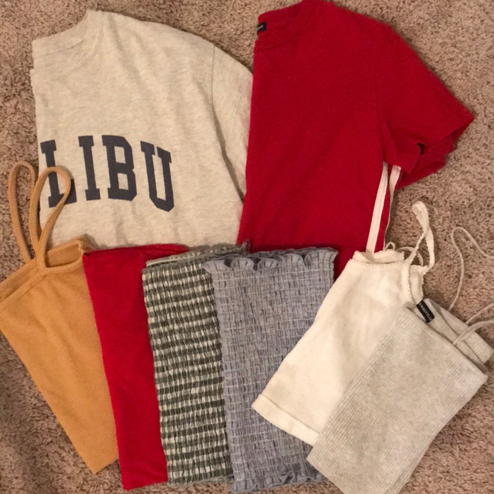 BRANDY MELVILLE TOPS !!!💓💓